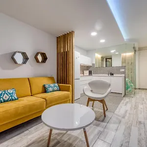 moderno-y-luminoso-apartamento-en-las-canteras.in-canary-islands.com/